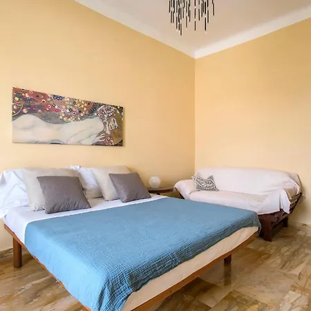 Paramount Penthouse Apartment Rome